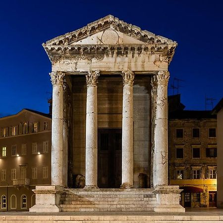 Central Augustus App Pula Exteriör bild